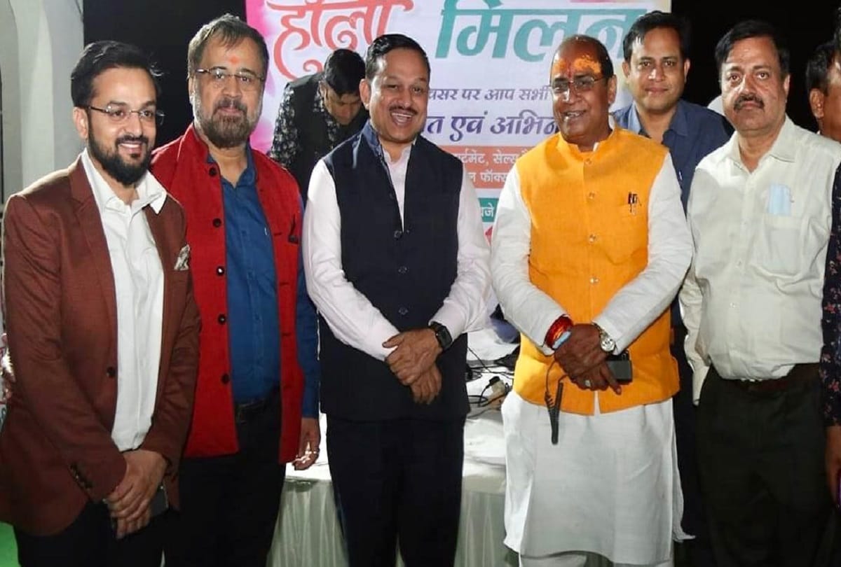 ramesh awasthi organized holi milan in kanpur many leader came in program