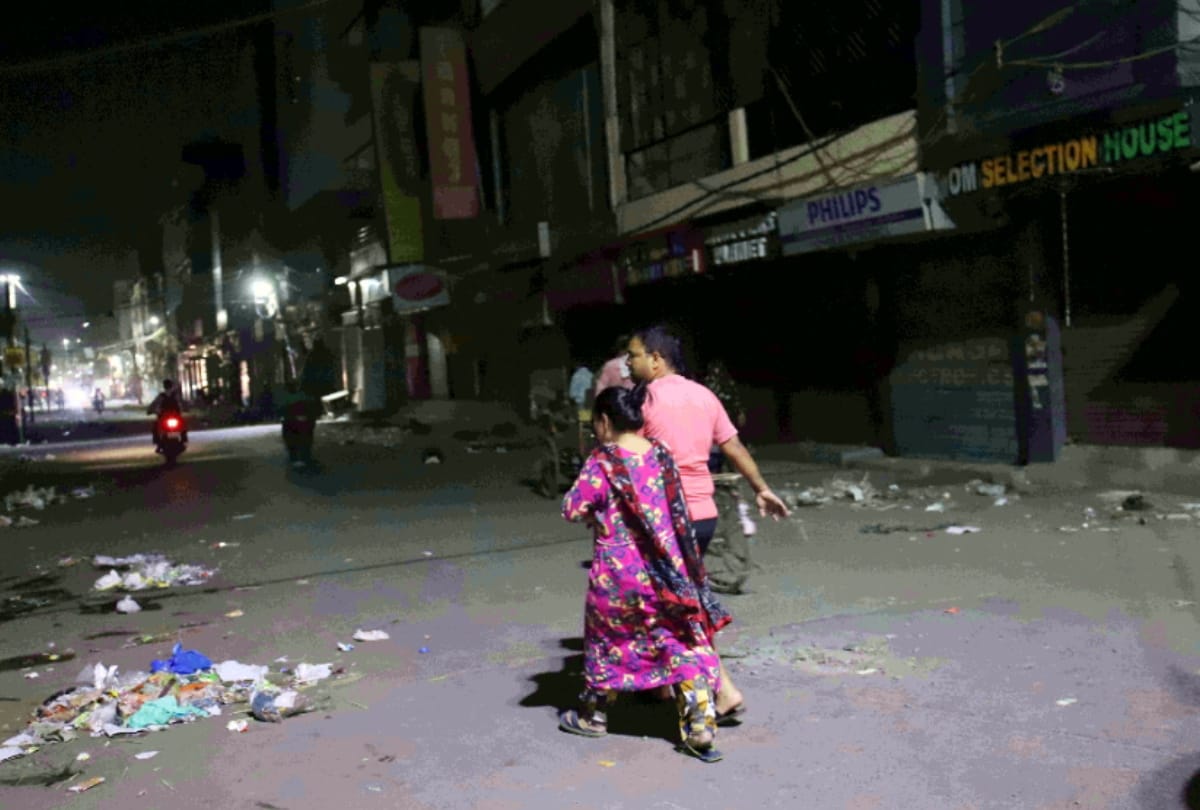 streets Silence in first night curfew at Basti