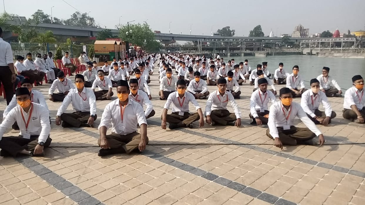 Kumbh mela 2021: Police took support of RSS in traffic management, watch photos