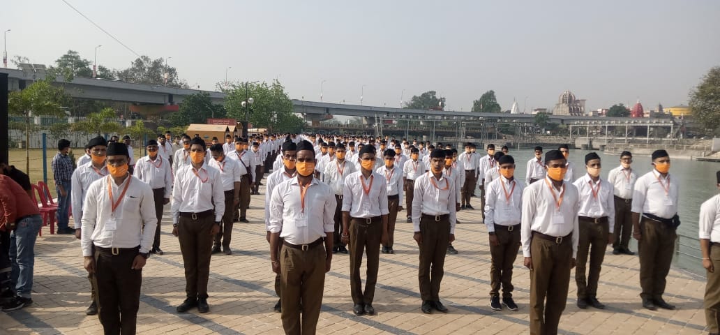 Kumbh mela 2021: Police took support of RSS in traffic management, watch photos