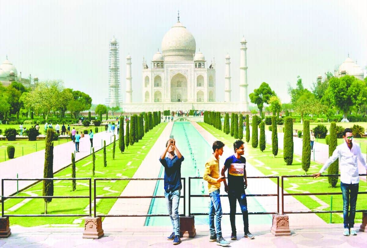 Taj Mahal And Other Momuments Will Open At 16 June