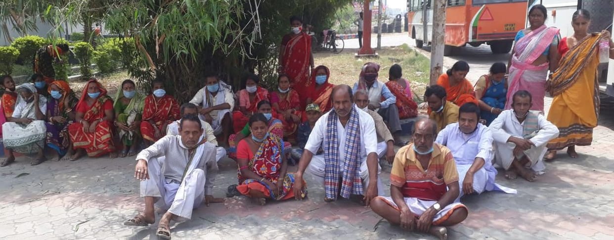The gathering of devotees was on the UP border