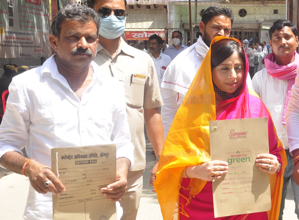 UP Panchayat Elections 2021: urvashi contest panchayat chunav she studies from UK and MBA did from IIM Bangalore