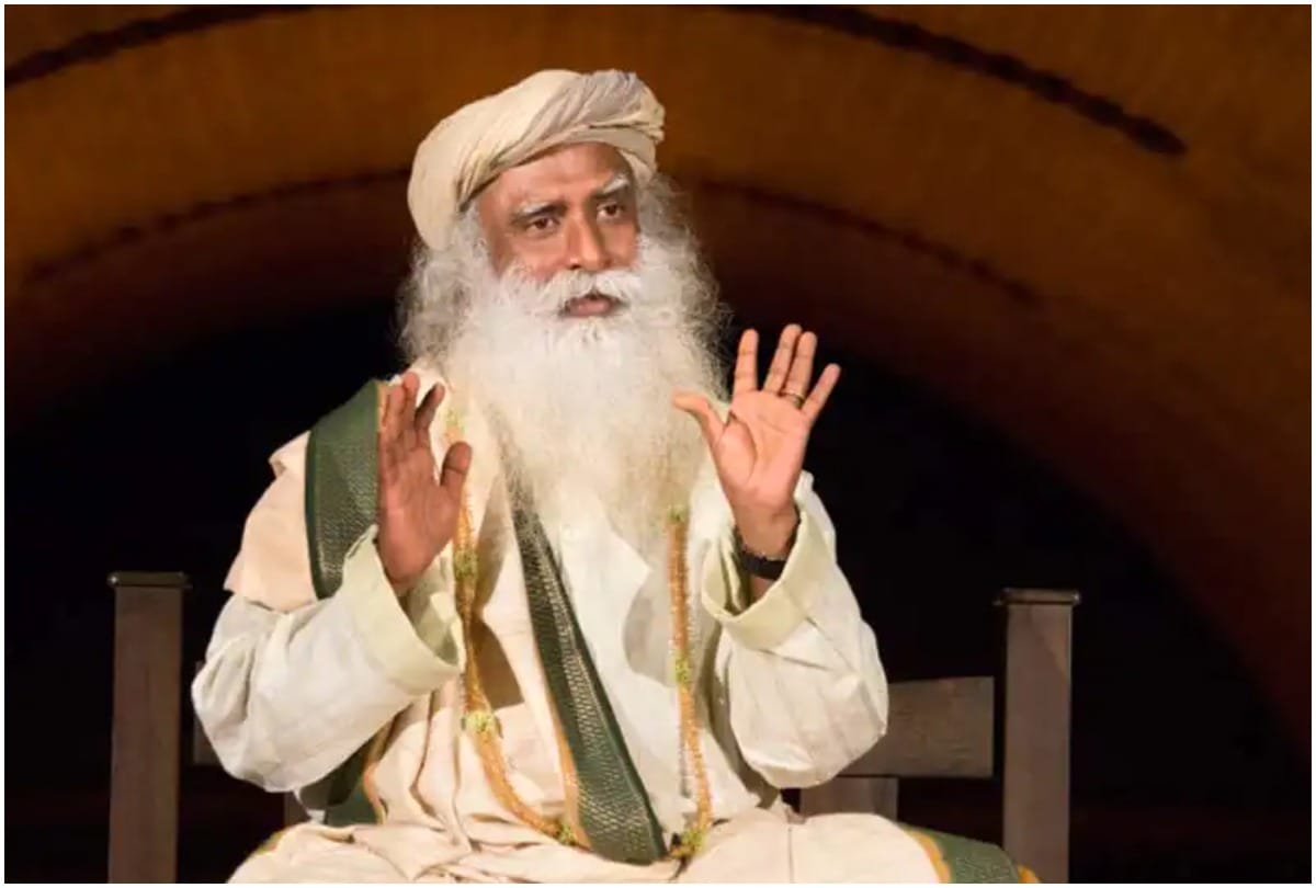 Kangana Ranaut Comes In Support Of Sadhguru Who Gets Trolled For Talking About Krishna And Yashoda