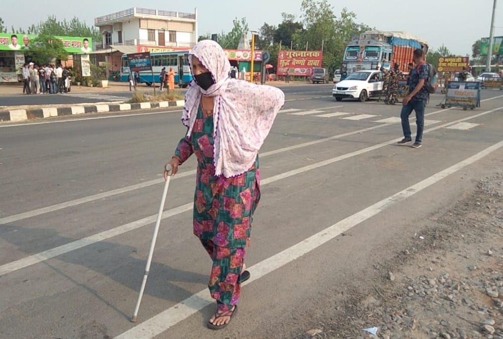 Kumbh mela 2021: Pilgrims Going Haridwar from Connecting Roads for Avoid Corona test on Narsan Border