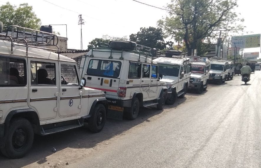 Vehicles stopped between Najibabad to Haridwar