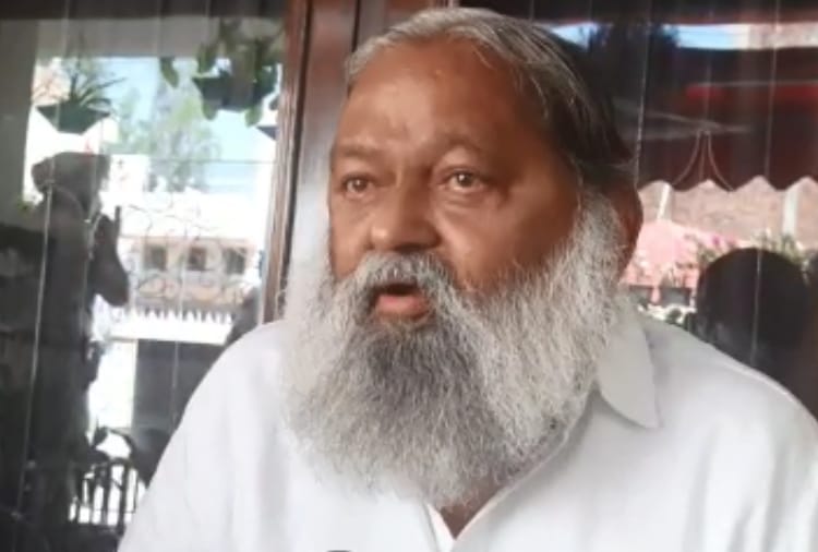 Corona Update : Haryana Home Minister Anil Vij is worried about farmers sitting on Haryana border 