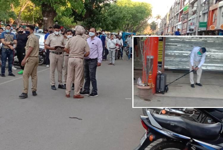 Panic in Chandigarh due to information of a bomb at Mobile Market