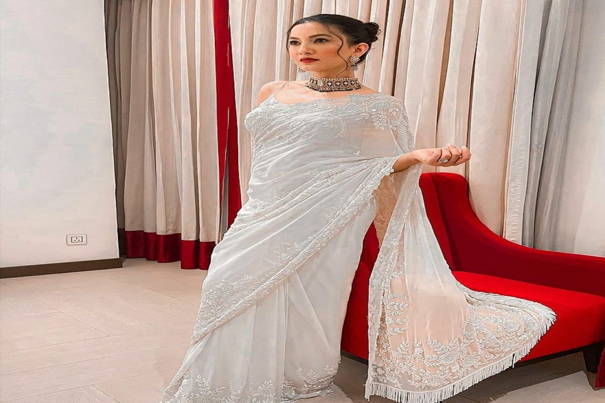 gauhar khans stunning look in white saree in hindi