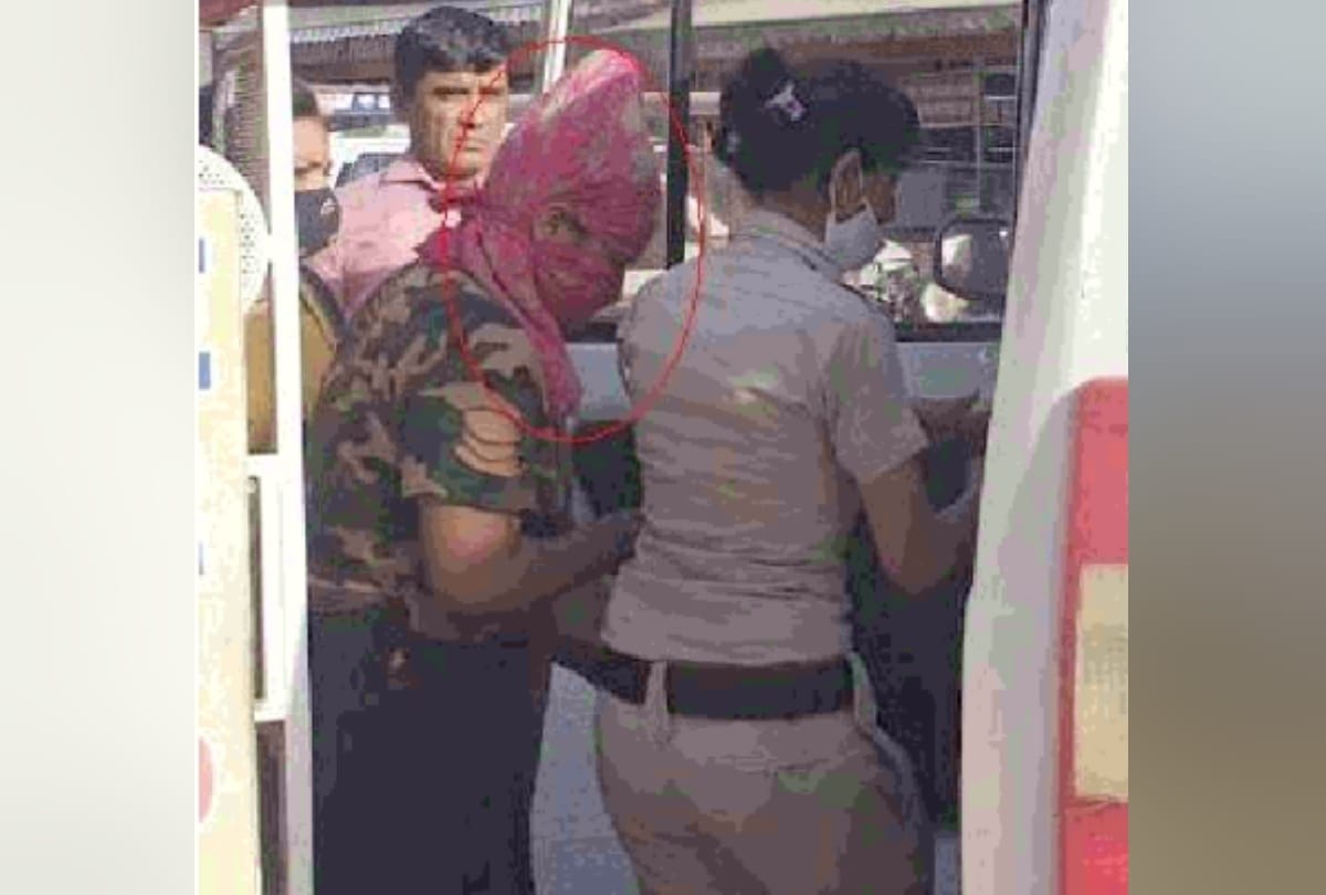 faridabad girl honey traps businessman by his illicit photos then ask him 3 lakh rupees blackmails him now she arrested