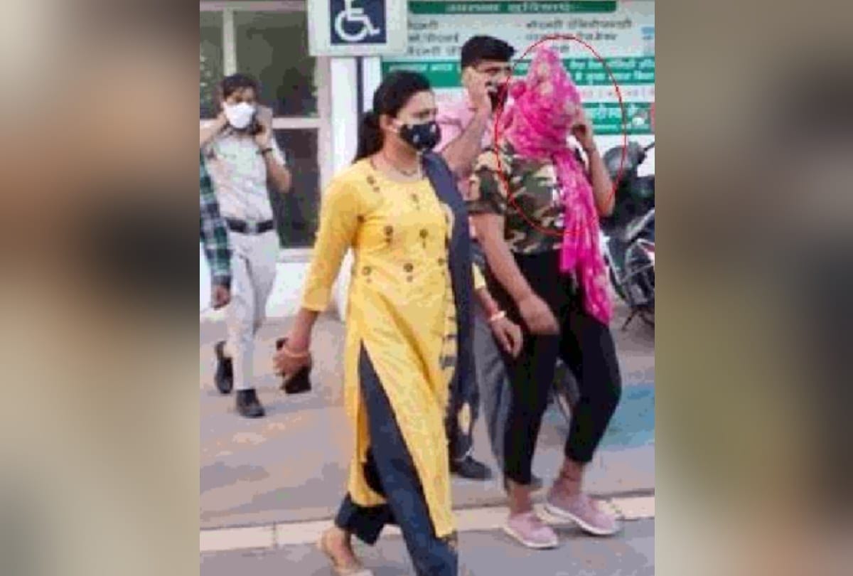 faridabad girl honey traps businessman by his illicit photos then ask him 3 lakh rupees blackmails him now she arrested