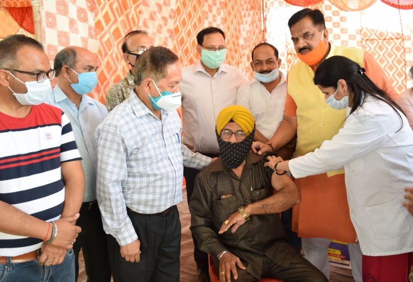 Corona vaccination in District.