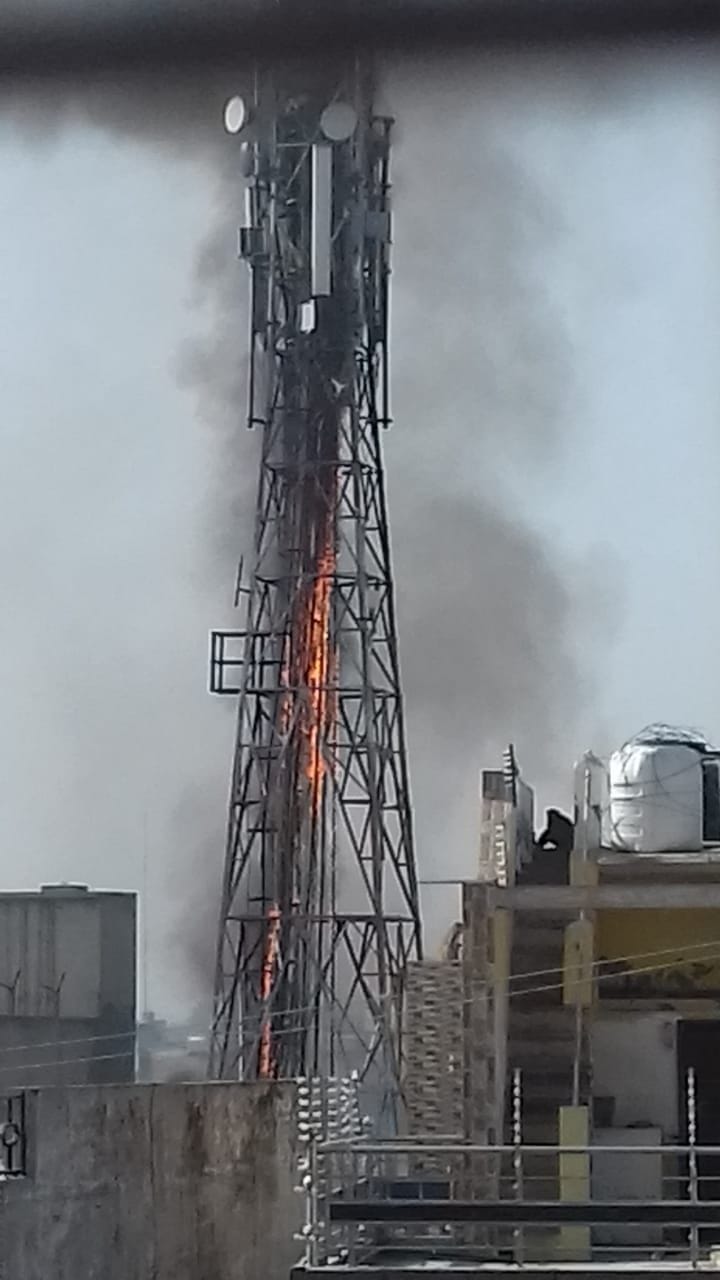 Hathras: Fire in mobile tower, chaos