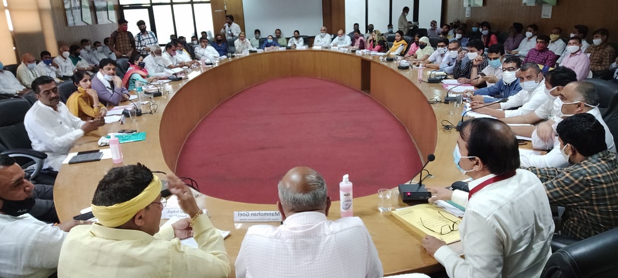 Women contractors will run Agrasen parking, government punch on naming politics