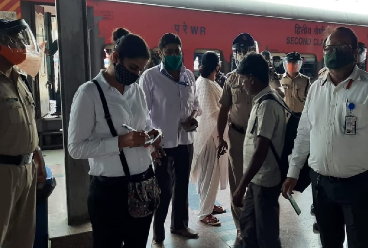 people careless about corona in gorakhpur