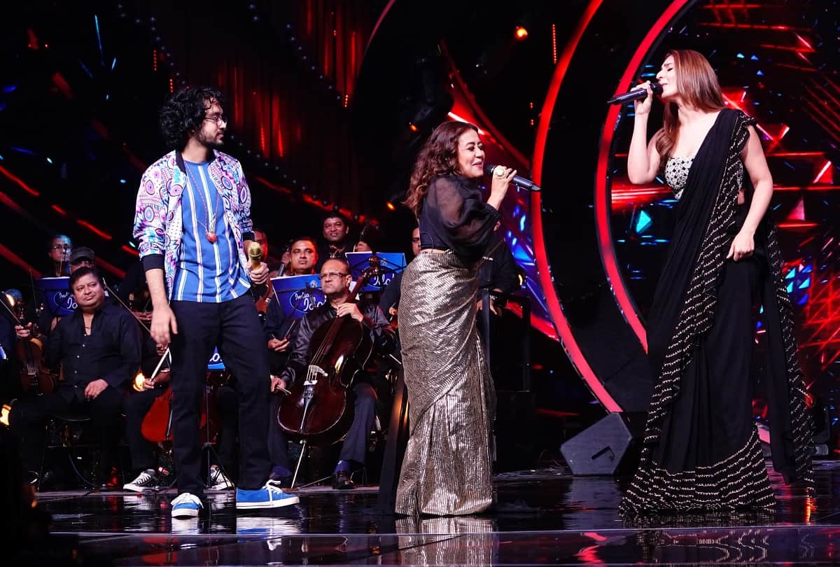 Dhvani Bhanushali and Neha Kakkar 'Dilbar' song records one billion views