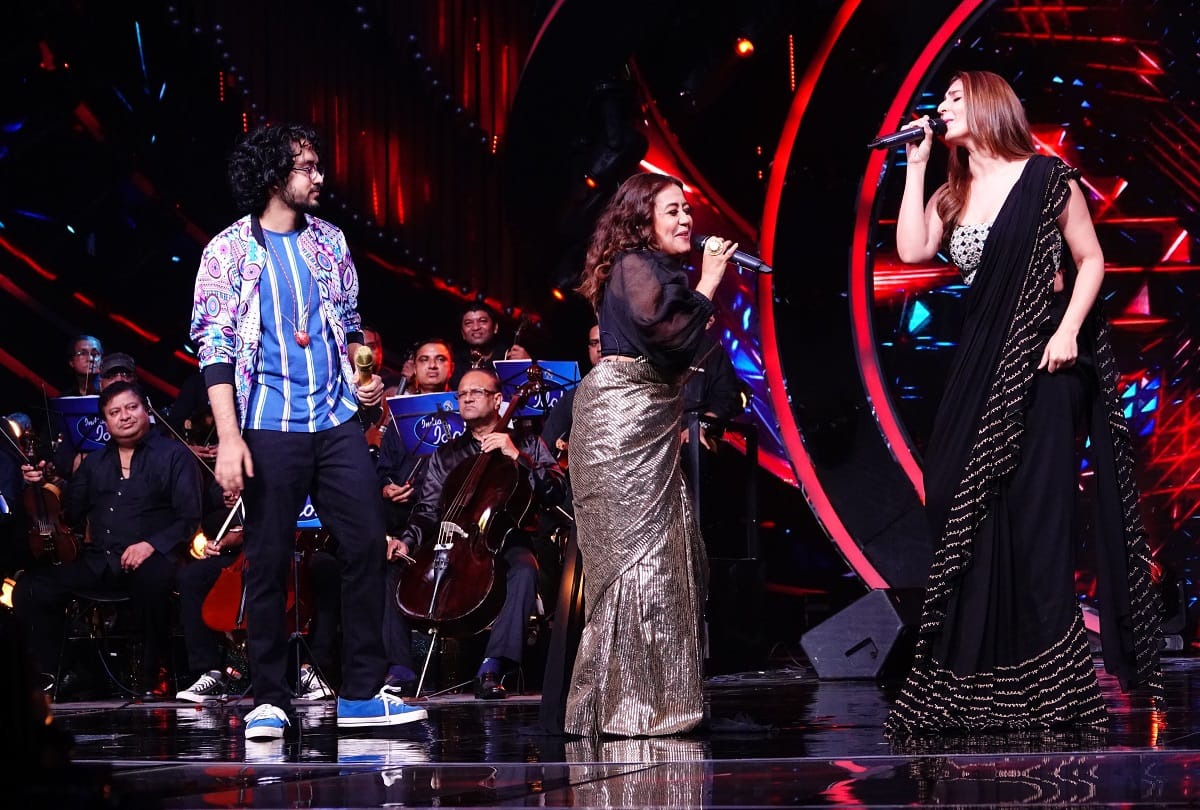 Dhvani Bhanushali and Neha Kakkar 'Dilbar' song records one billion views