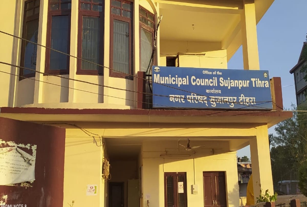 Himachal News: women Councillor Husband argument in Municipal Council Sujanpur