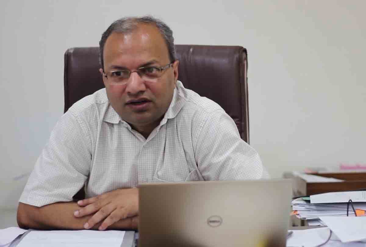 IIT Prof. Manindra claim, Third wave will end by March