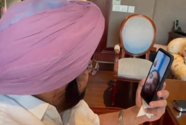 Punjab CM Capt Amarinder Singh talk with COBRA commando Balraj Singh through Video call