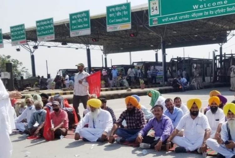 Toll Plaza Management companies wrote punjab government to remove farmers from toll in Punjab