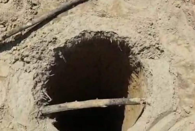 A Woman throws her newborn baby girl in gutter at Faridkot of Punjab
