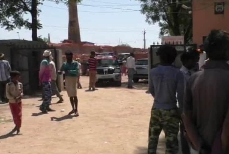A Woman throws her newborn baby girl in gutter at Faridkot of Punjab