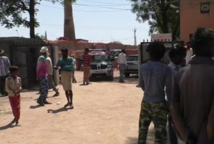 A Woman throws her newborn baby girl in gutter at Faridkot of Punjab