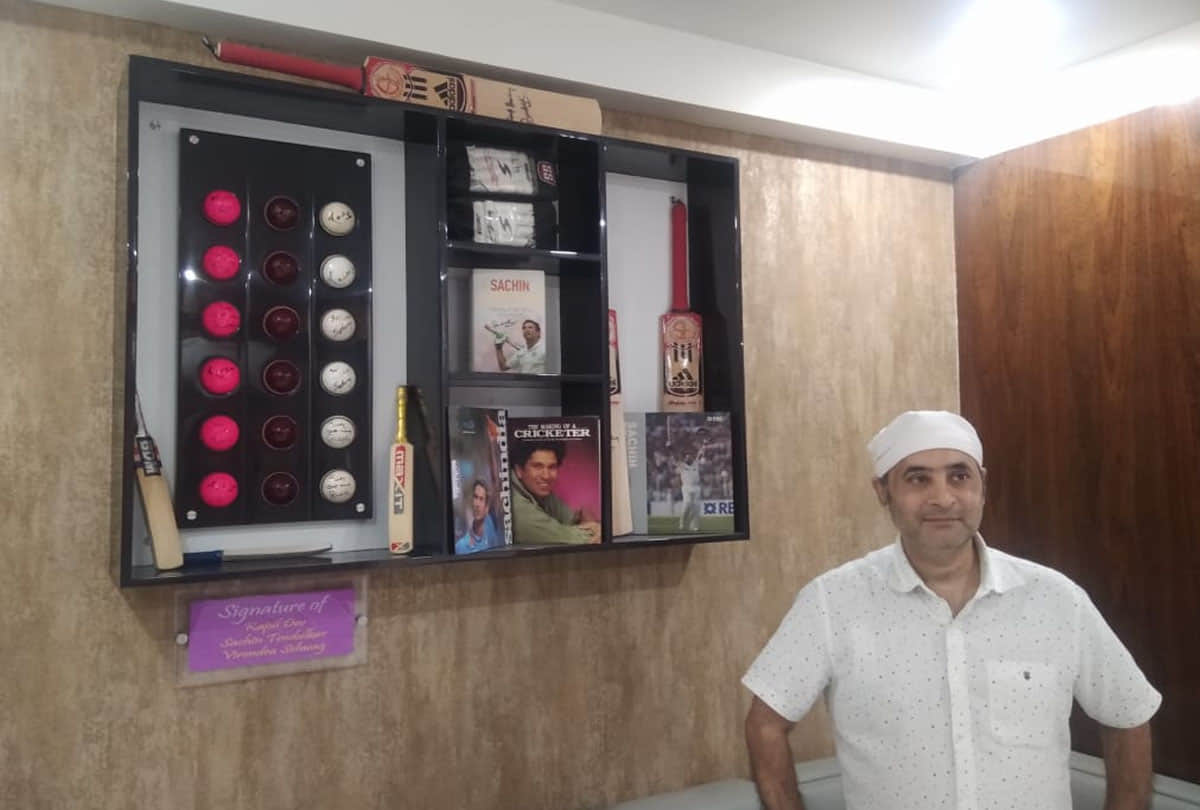 walls of the house decorated with Sachin tendulkar photo