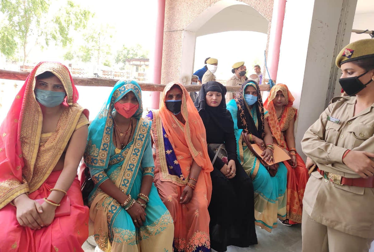 chitrakoot panchayat election 2021: robber's wife and son of jailed Radhe is the candidate