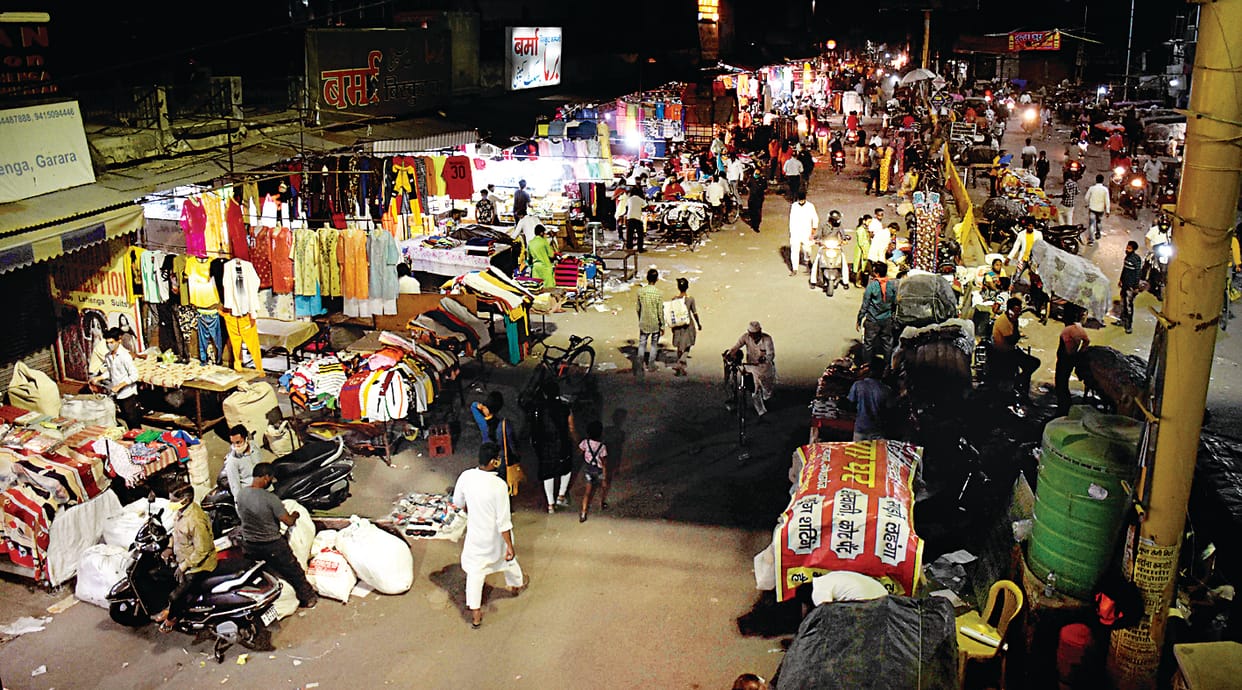 Sutters of shops down till 9 pm in lucknow