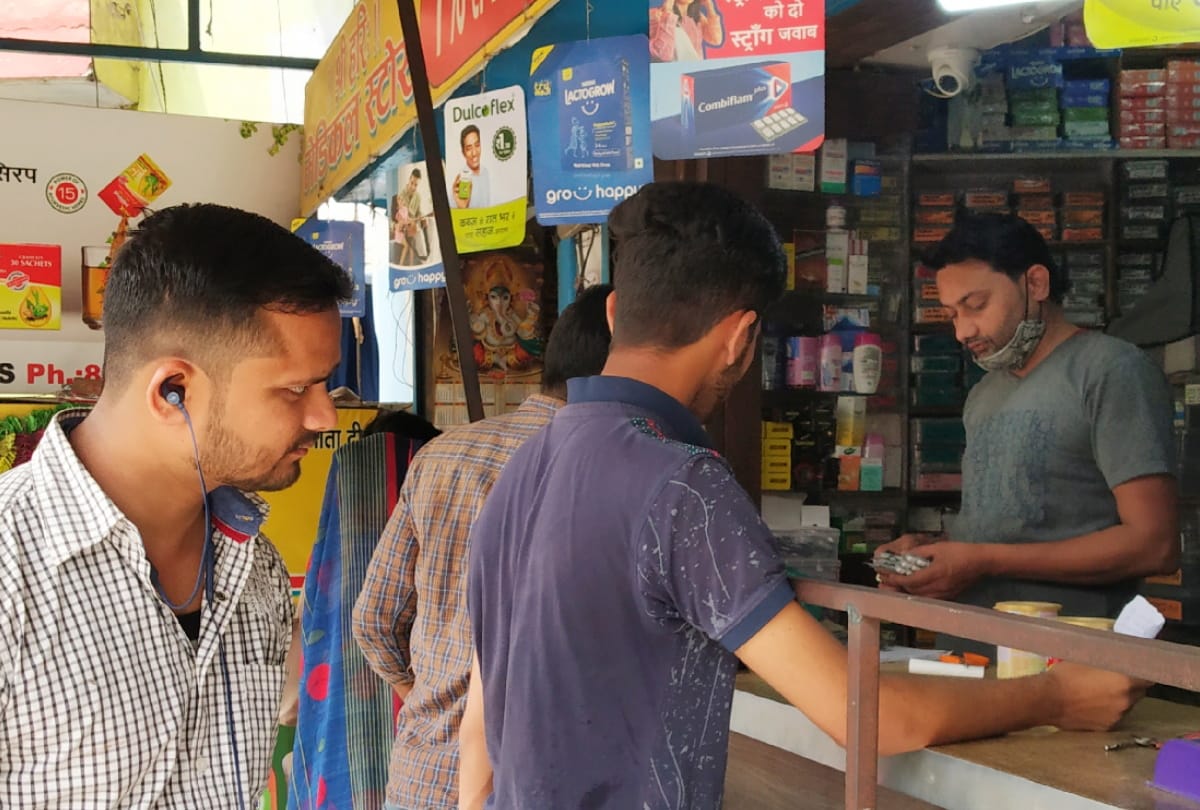 Covid protocol break in Bhalotia market at Gorakhpur