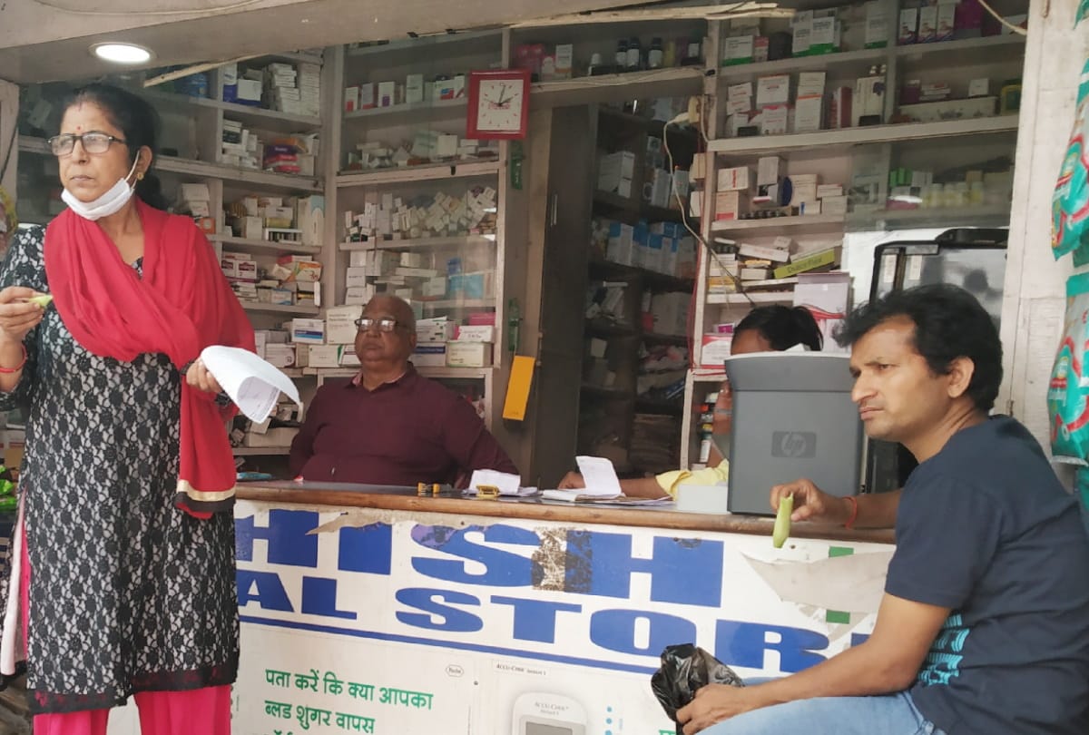 Covid protocol break in Bhalotia market at Gorakhpur
