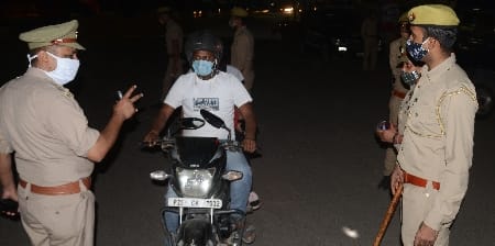 Nocturnal curfew: Police showed strictness .. Shadow silence ahead of time