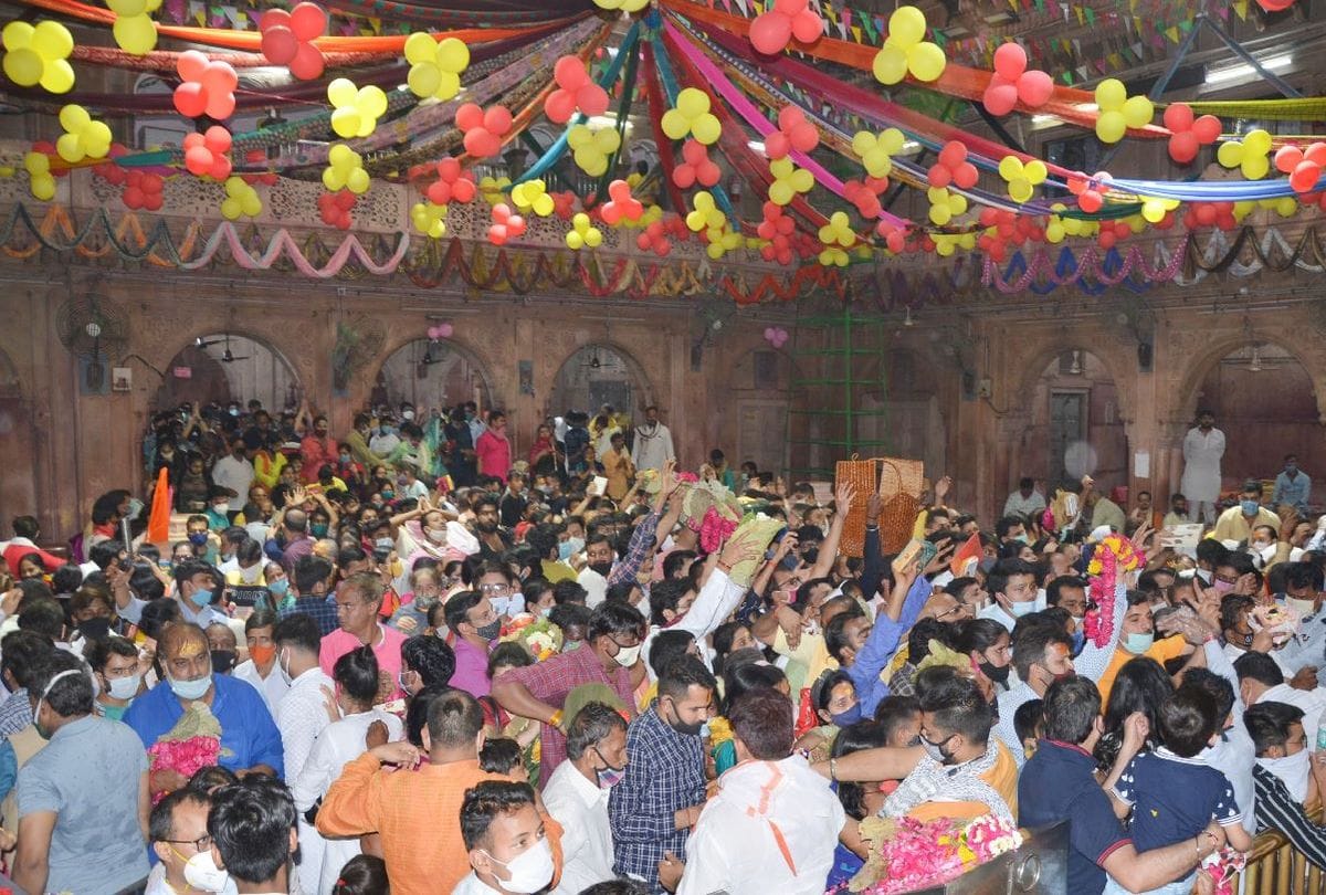 COVID-19 guidelines violated due to huge crowd of devotees at banke bihari temple vrindavan