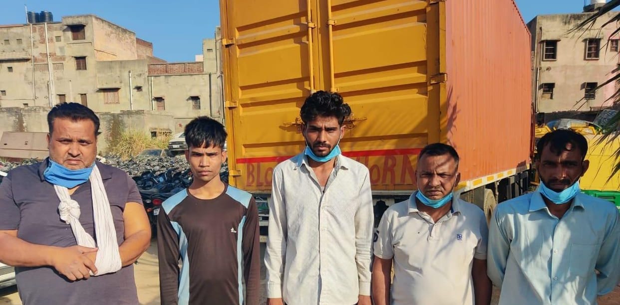 consignment of liquor being brought for the panchayat election caught