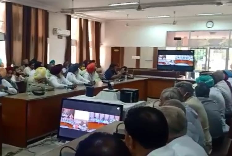 Agents takes back strike after CM Capt Amarinder Singh Promises to release pending amount in Punjab 