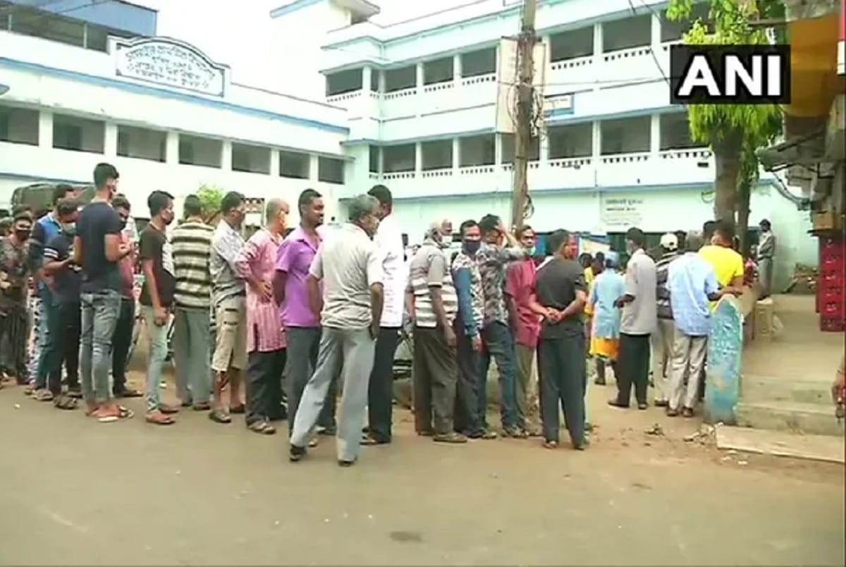 Voter Murdered In a Firing During standing in a voting line for Fourth Phase Of Election West Bengal Cooch Bihar