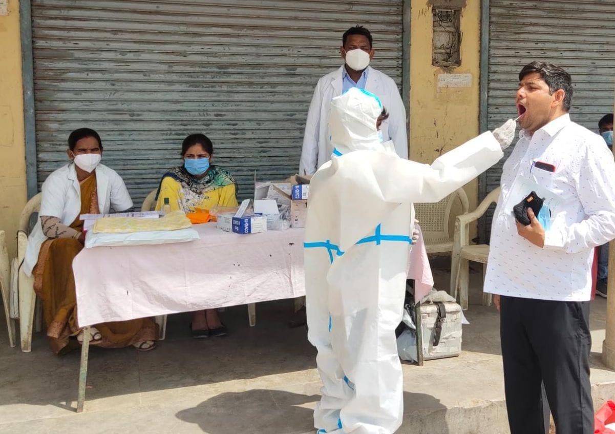 57 peoples tested covid positive in kaushambi including two navoday teachers
