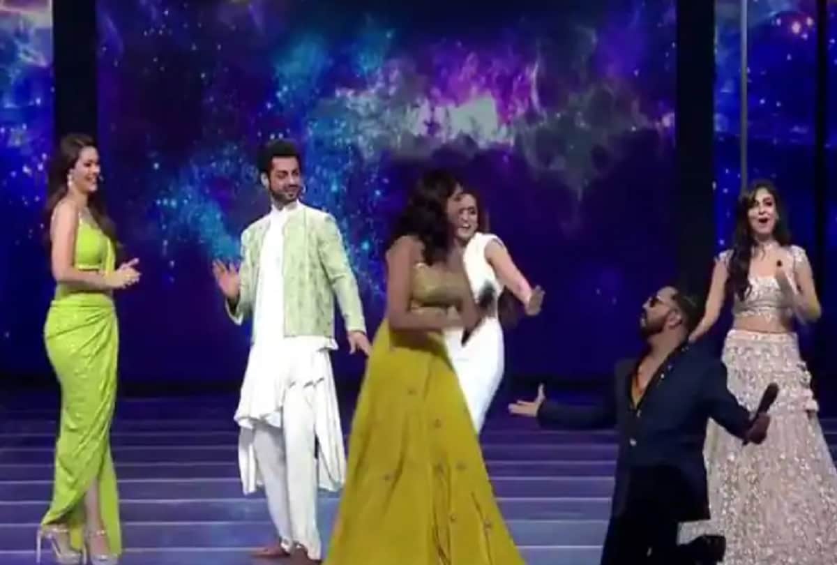 Mika Singh proposes to Bhoomi Trivedi; read her response