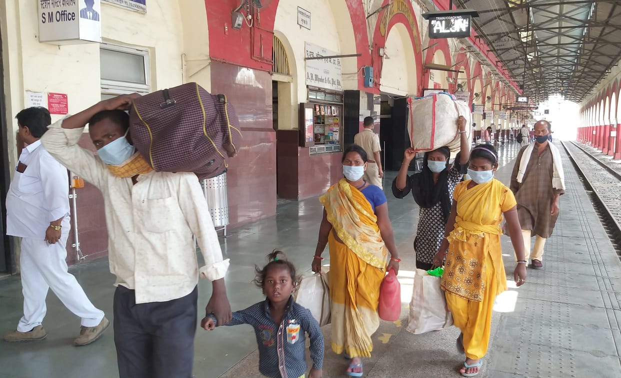 migrant labour started returning to home, railway on alert