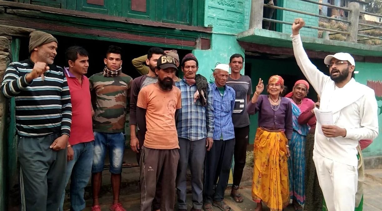 Villagers of Sheel village demonstrated on the road