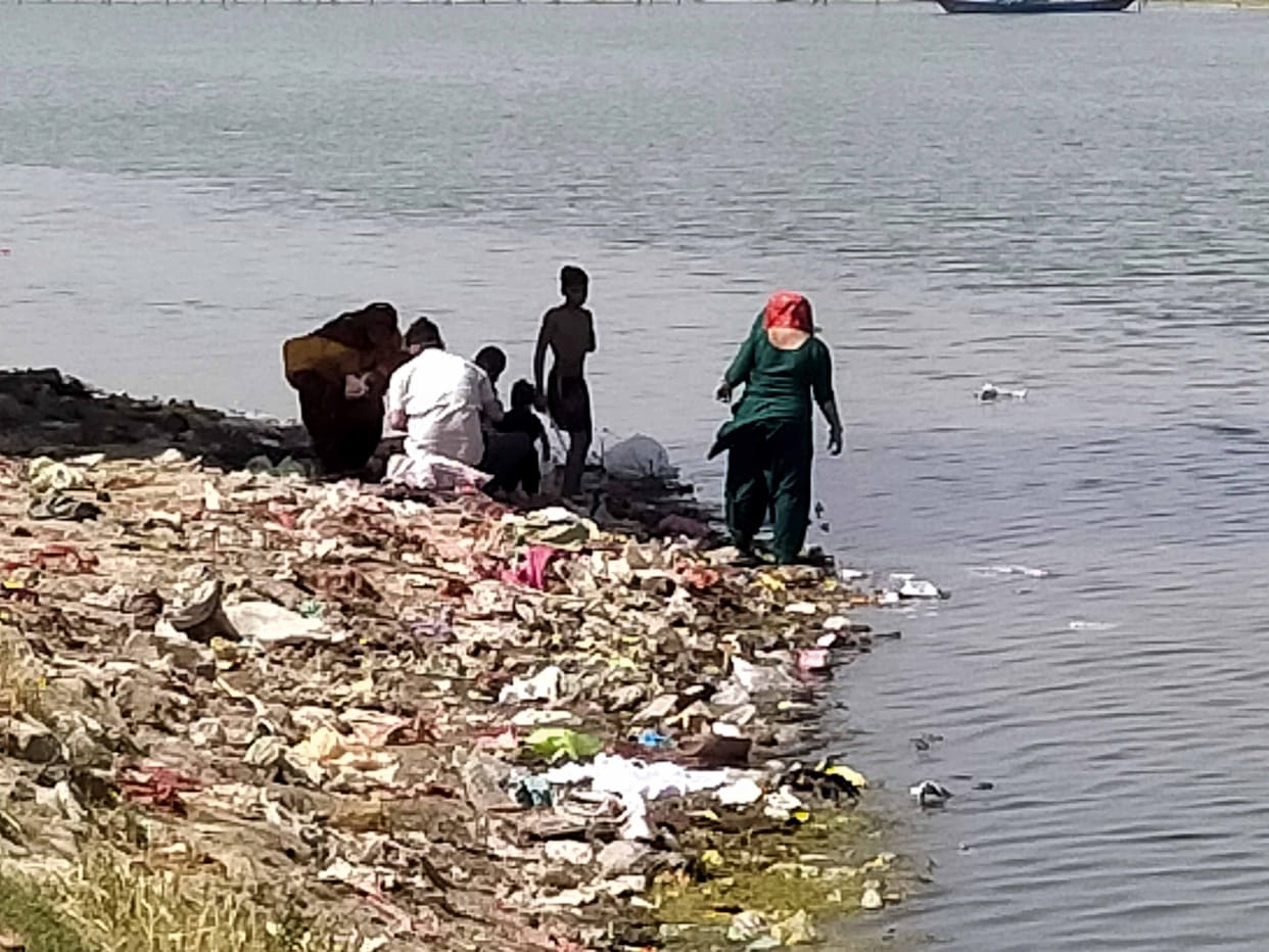 Did not bathe in Yamuna, devotees returned after worshiping