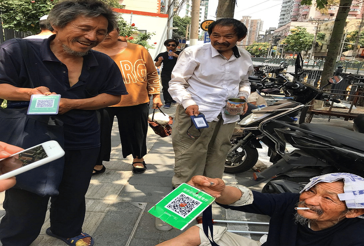 china beggars collect money by e wallet stopped demanding cash