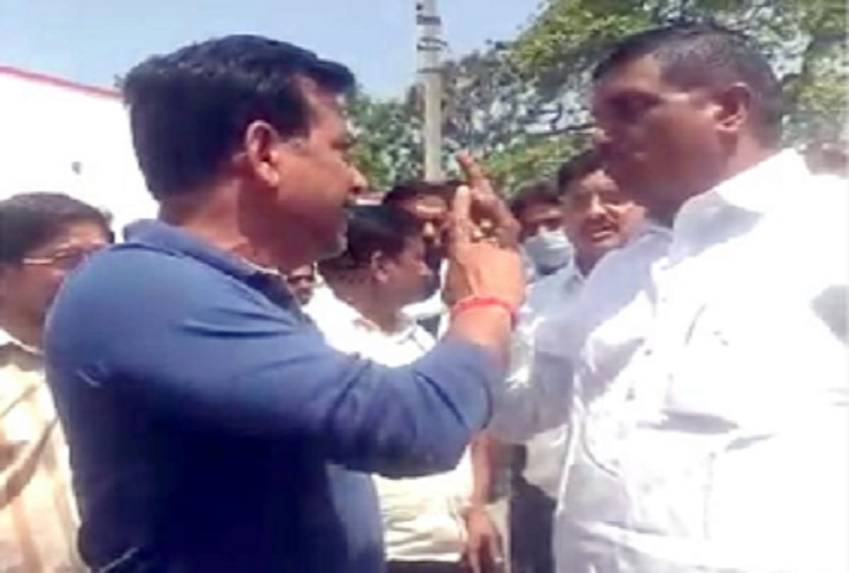panchayat election 2021 BJP MLA and former block chief clashed in Lakhimpur Kheri