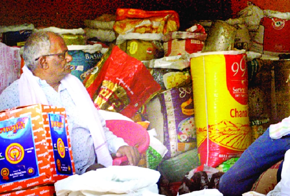 people are storing ration by looking at increasing cases of corona.