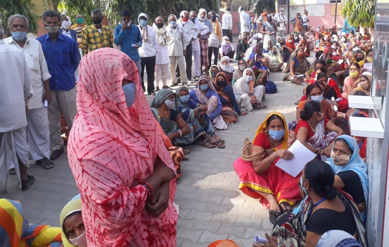 The pilgrims going to Haridwar stopped in Purkaji