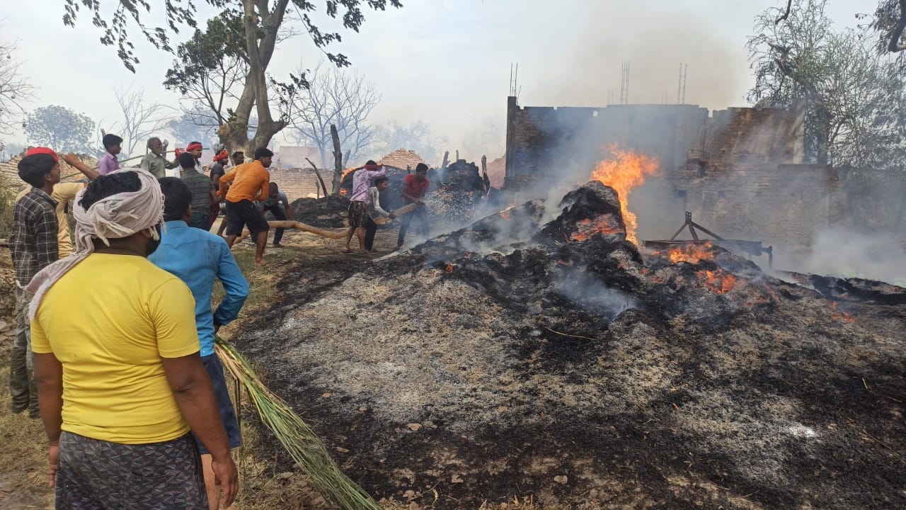 Fire in Azamgarh, burning of raw houses, scorching death of two children