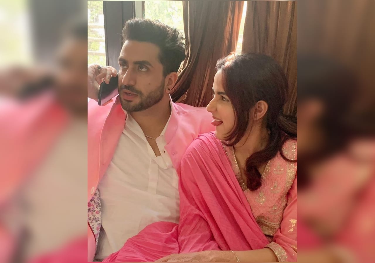 Jasmin Bhasin enjoying vacation in dubai with aly goni shared romantic photo on instagram
