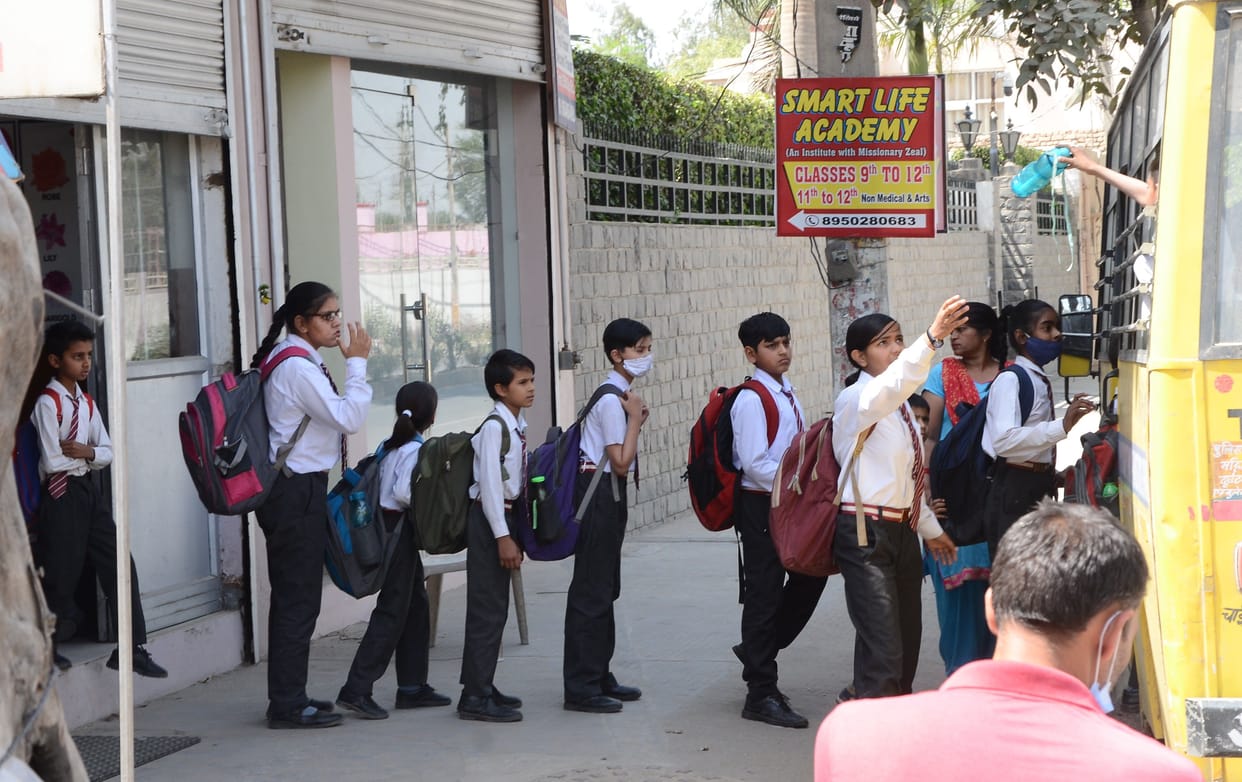 private schools open, goverment school closed, students, goverment order